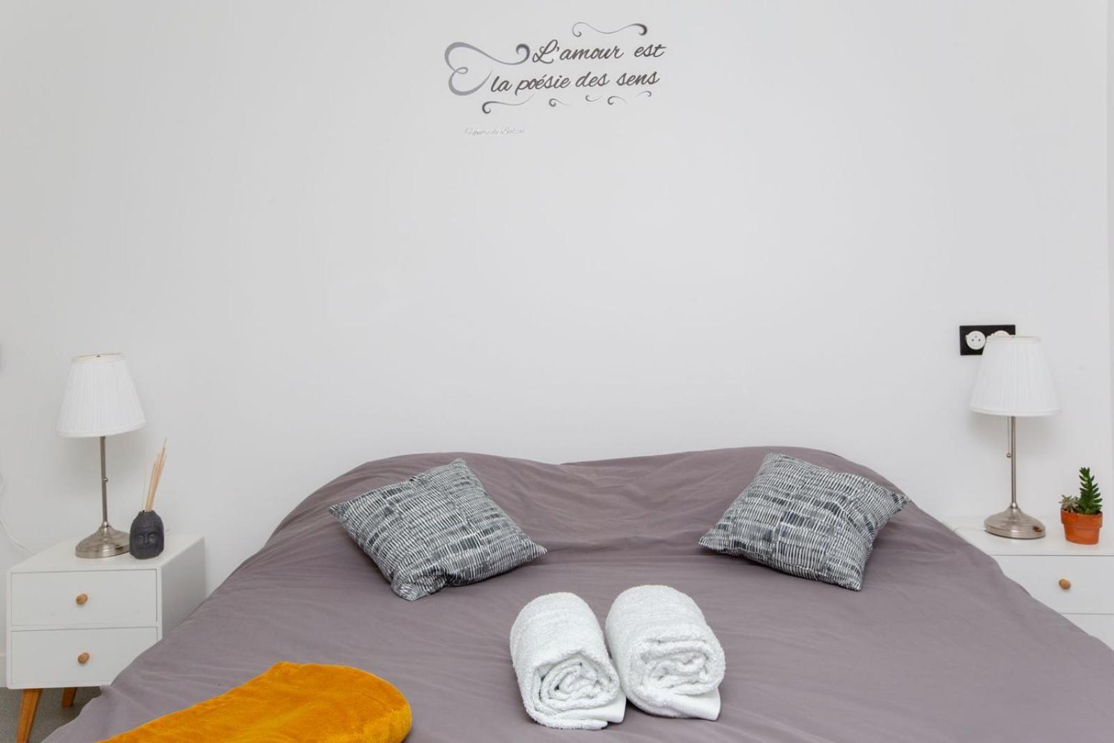 L Escale Hotel Ports Ngoại thất bức ảnh